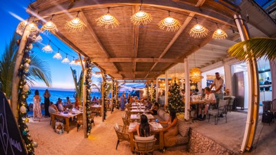 HAPPY HOUR at Bij Blauw