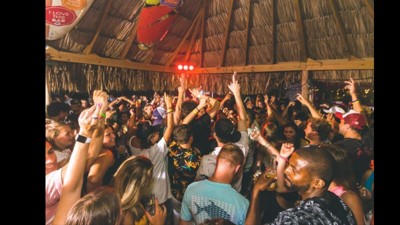 Sunday Party – MooMba Beach