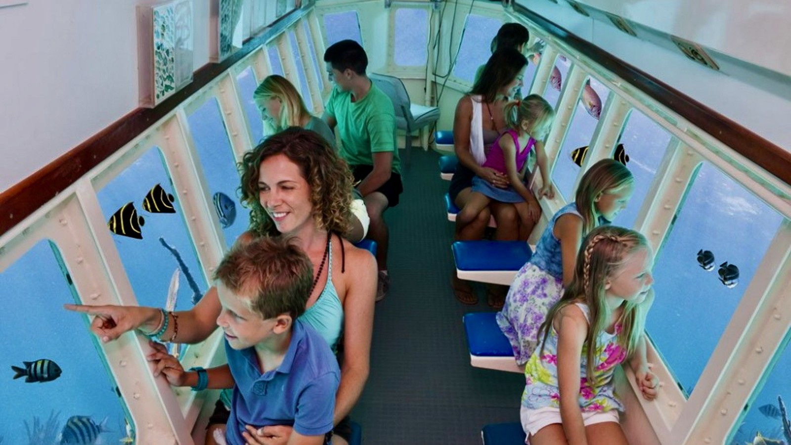 Seaworld Explorer Semi-Submarine - De Palm Tours - Image 3