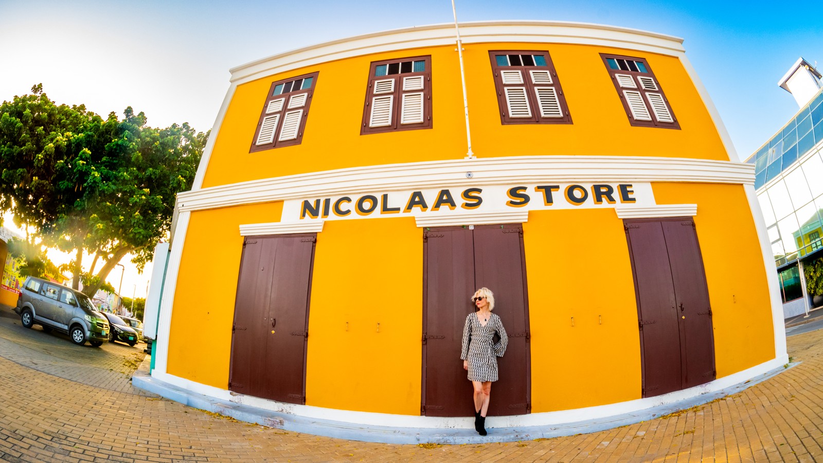 42. Aruba Street Art - Image 1