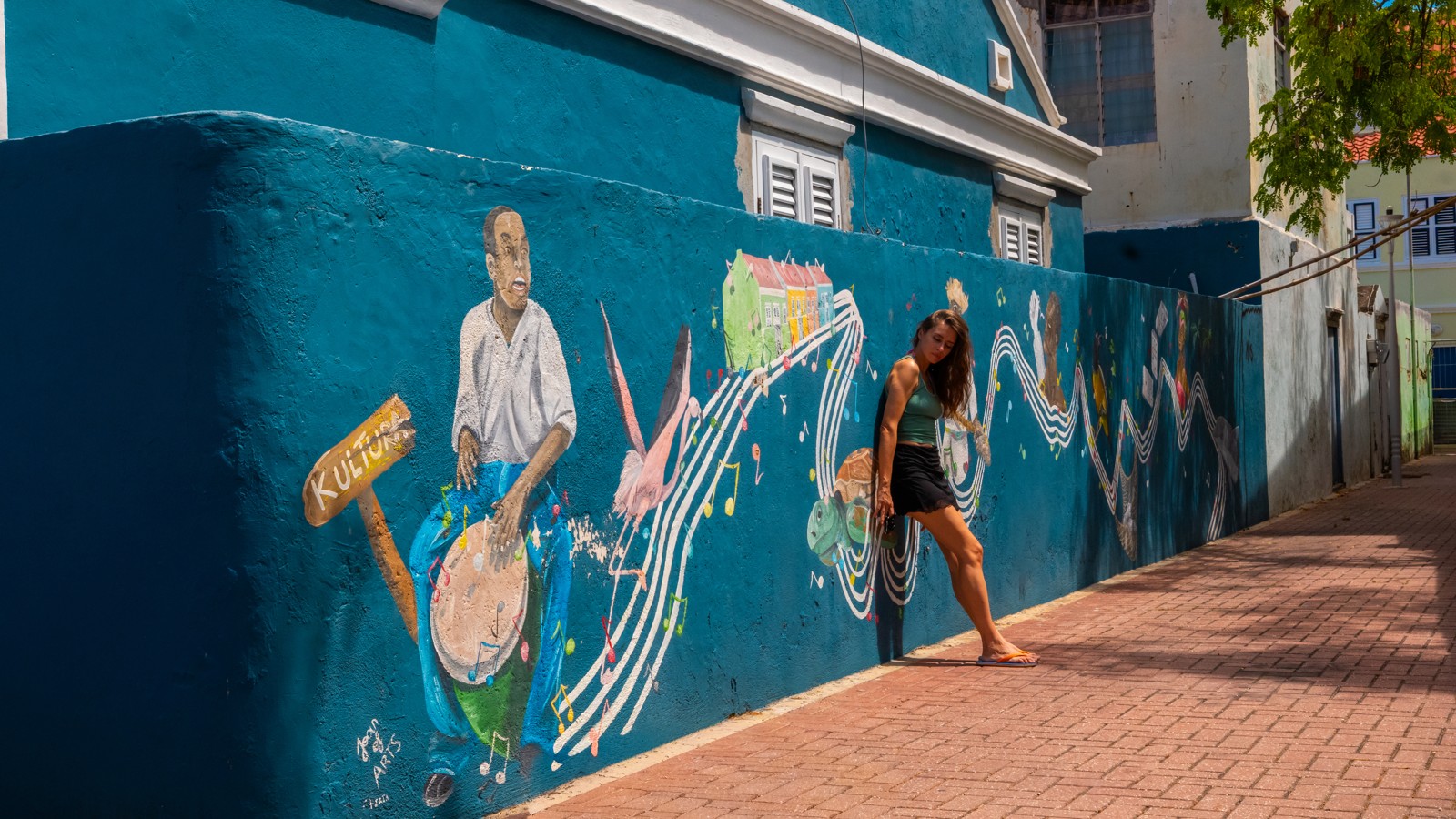 60. Curaçao Street Art - Image 1