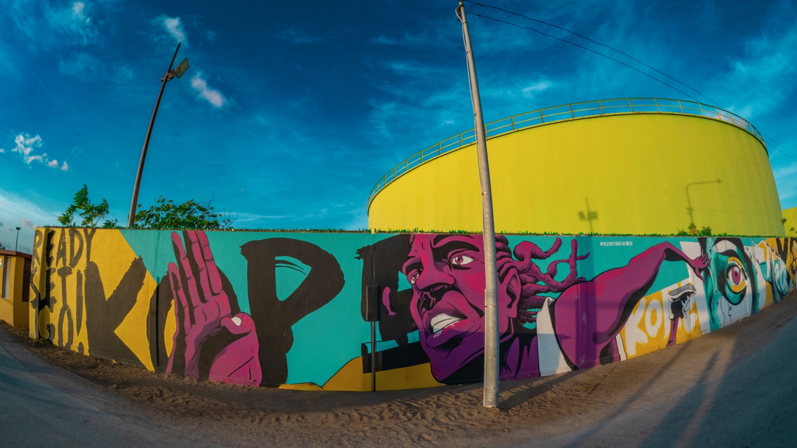 65. Curaçao Street Art - Image 1