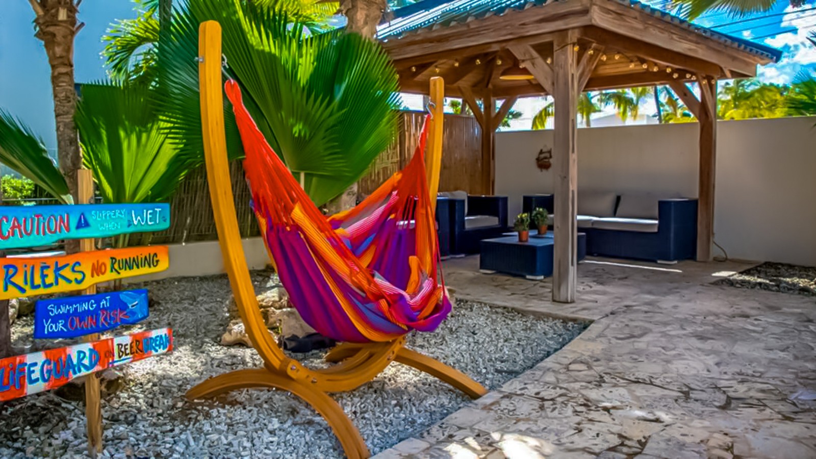 All Seasons Apartments - Image 2