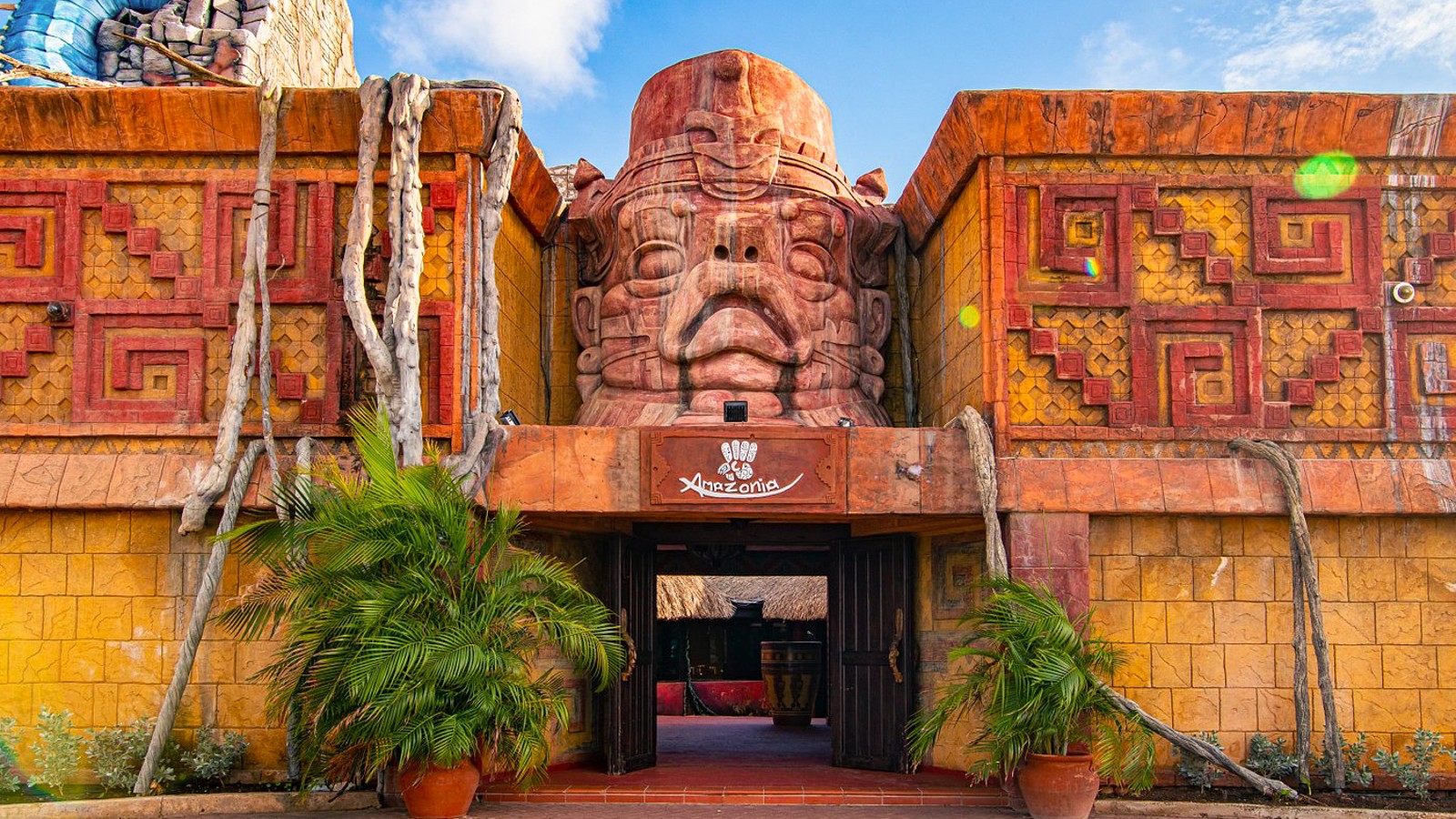 Amazonia Hotel - Image 1