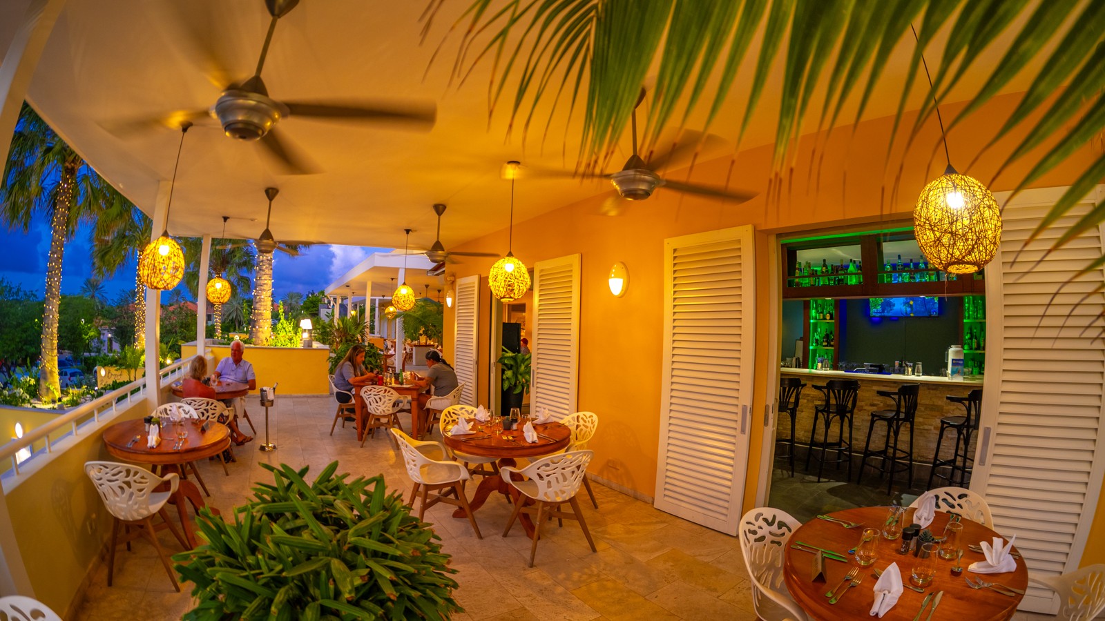 Bayside Restaurant at Blue Bay - Image 3