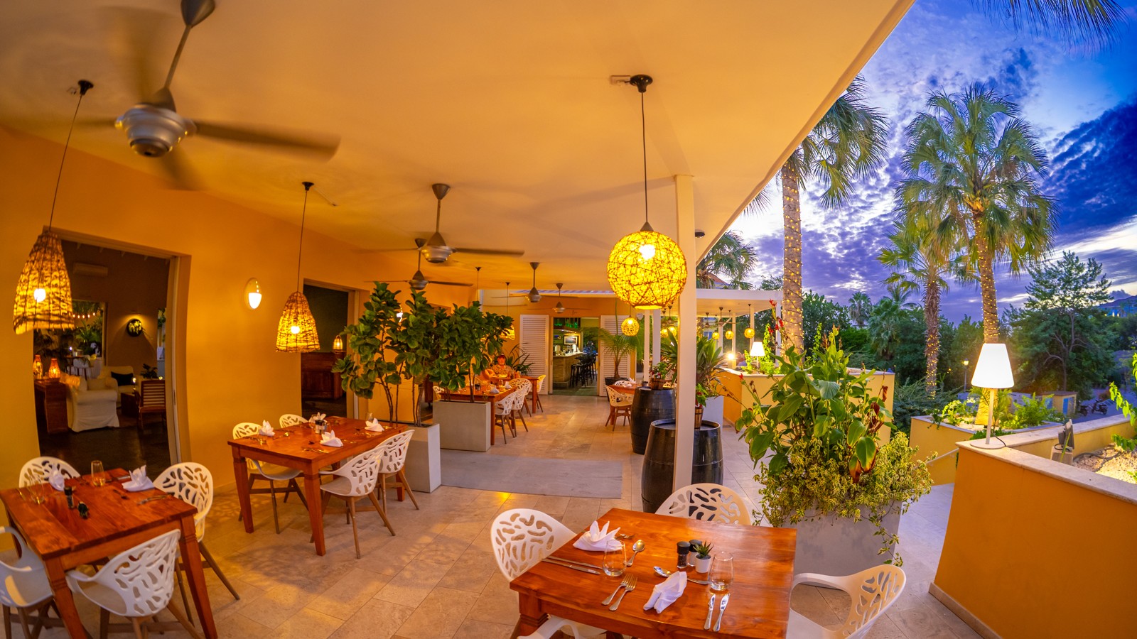 Bayside Restaurant at Blue Bay - Image 2