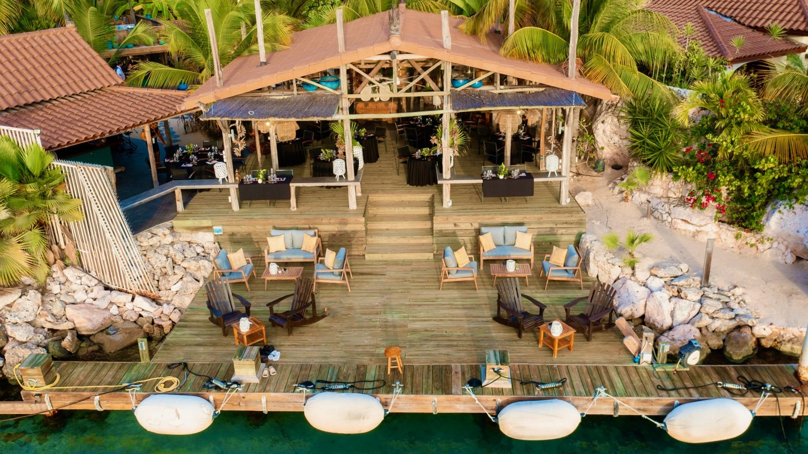 Baoase Sunset Deck Restaurant - Image 1