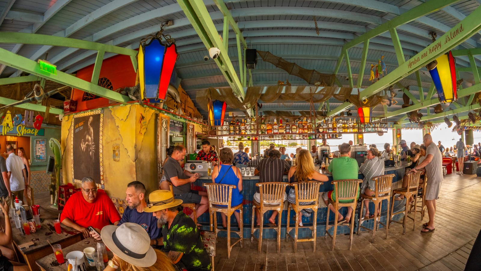 Bugaloe Beach Bar & Grill - Image 4