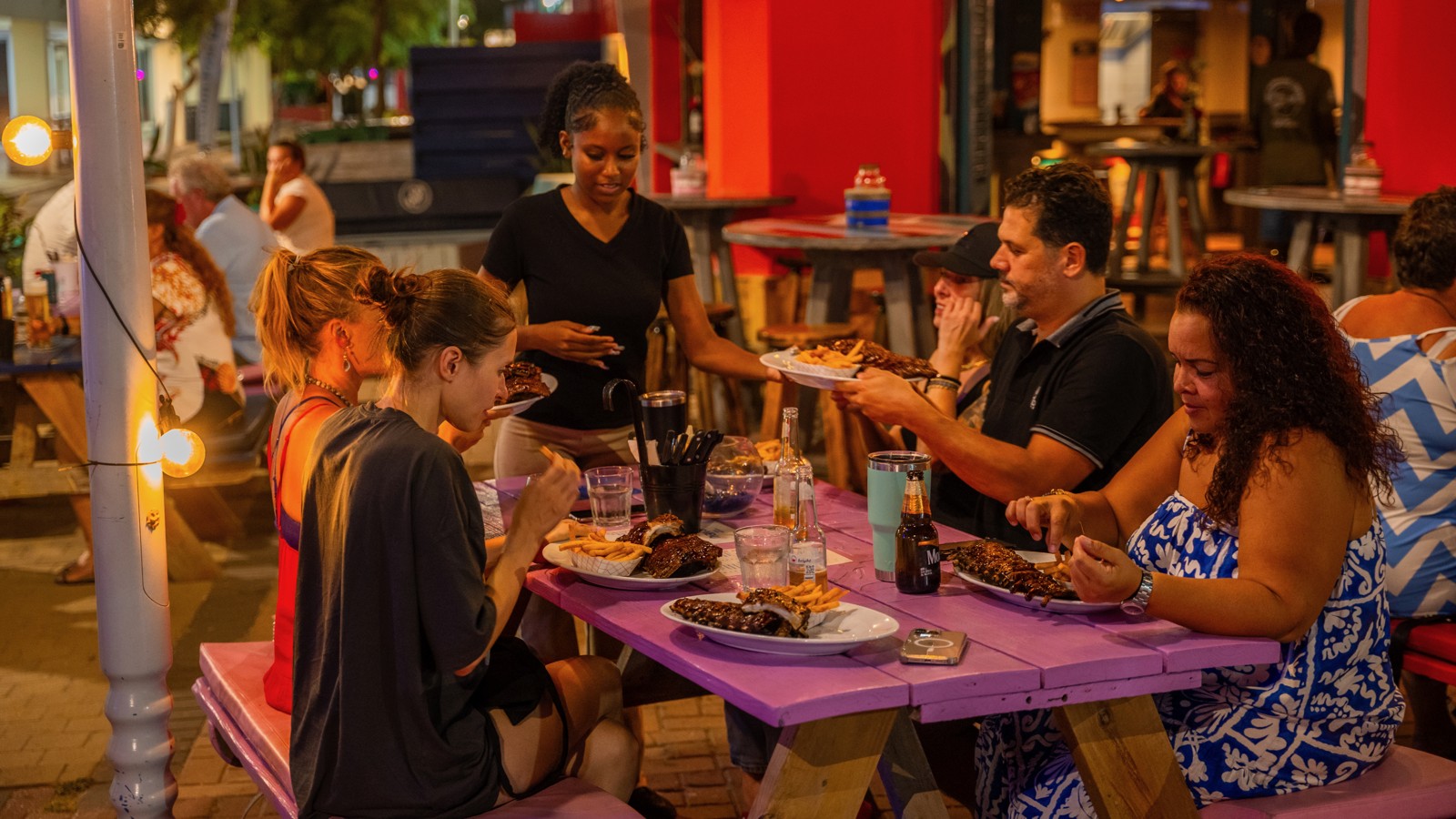 Café De Tijd Op=Op - Image 4