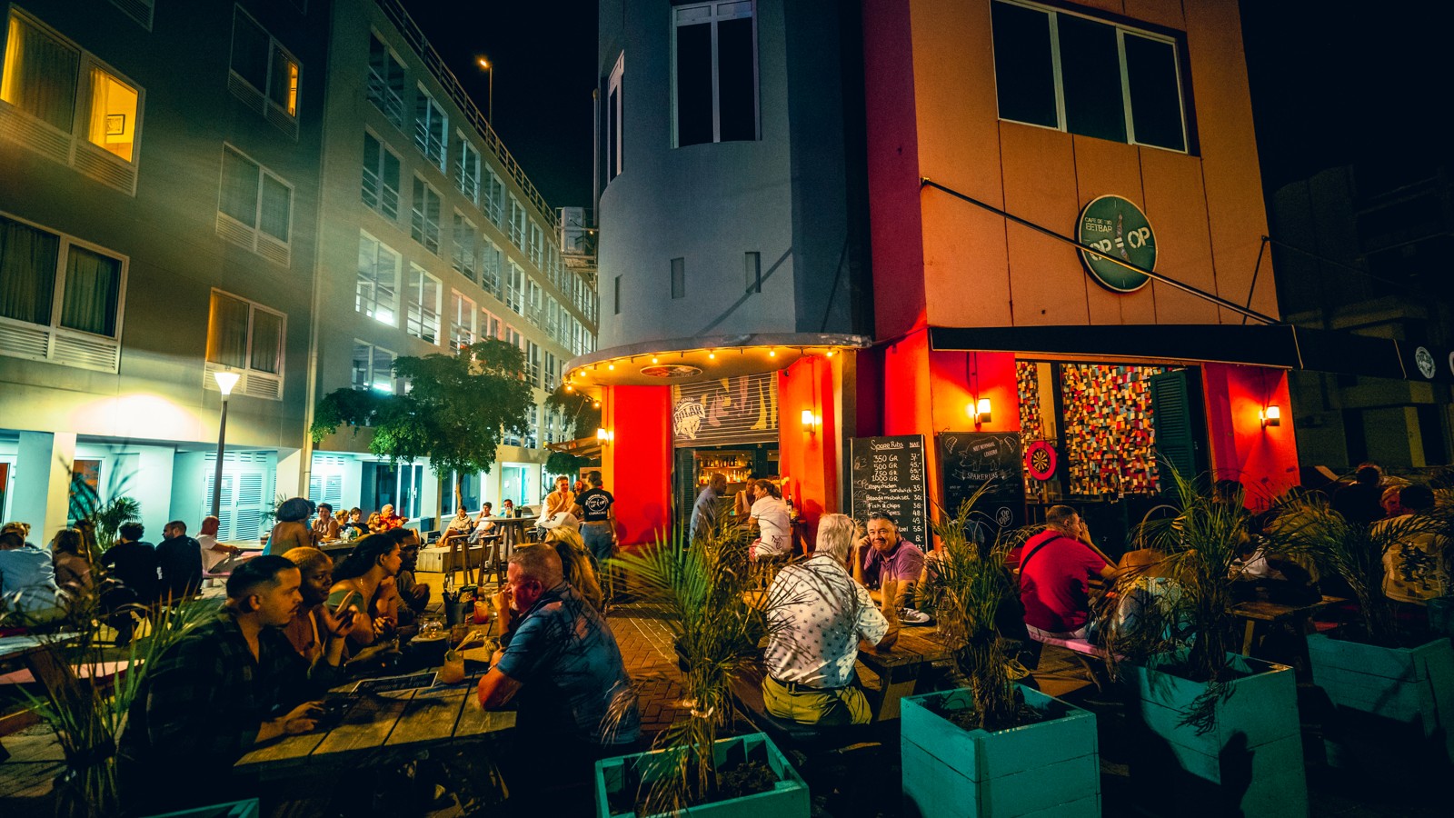 Café De Tijd Op=Op - Image 1