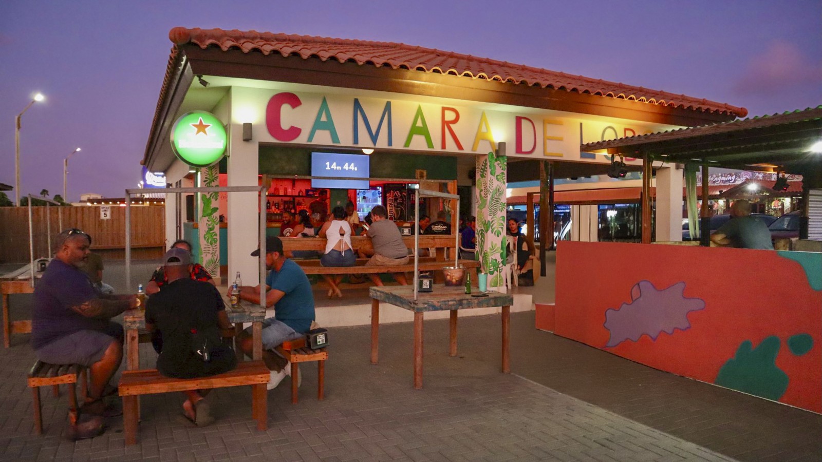 Camara De Lobos Bar & Grill - Image 1