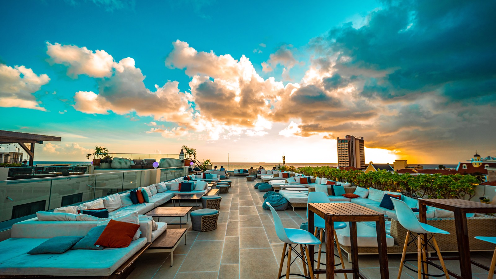 Cascada Rooftop Bar + Kitchen - Image 2