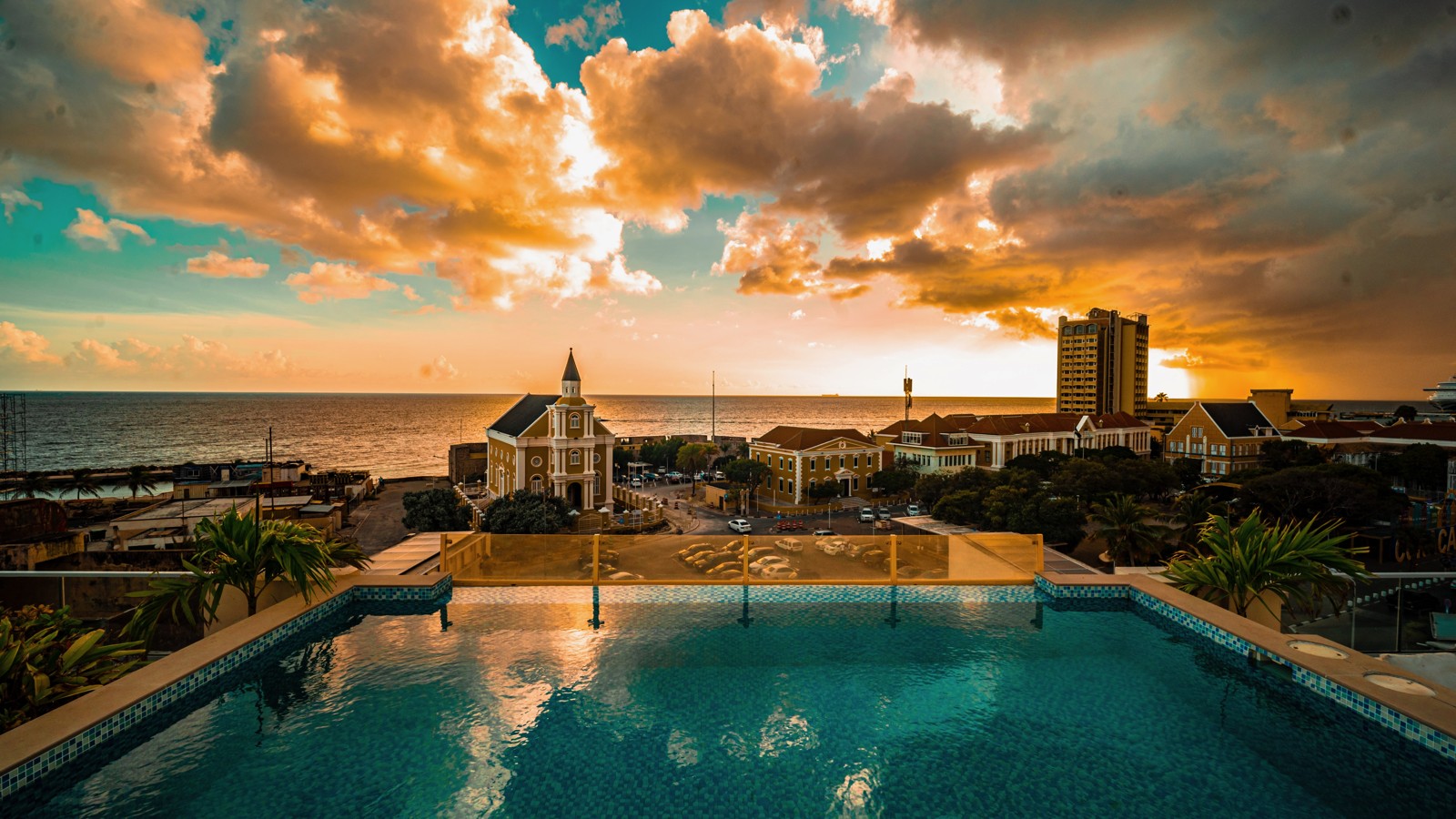 Cascada Rooftop Bar + Kitchen - Image 4