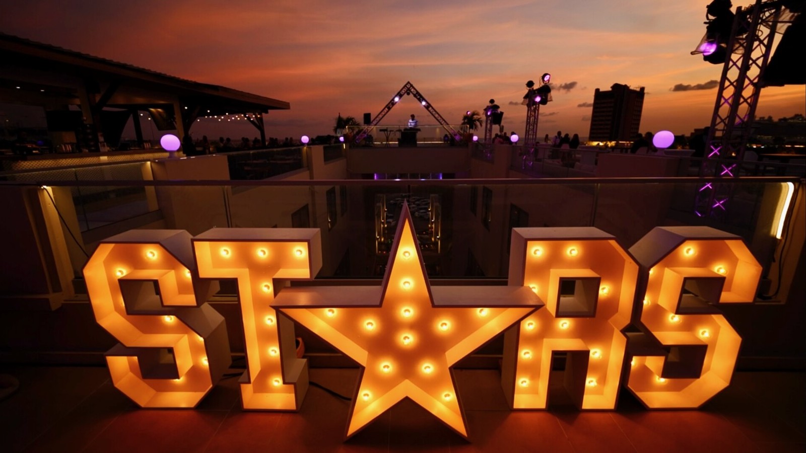 Cascada Rooftop Bar + Kitchen - Image 8