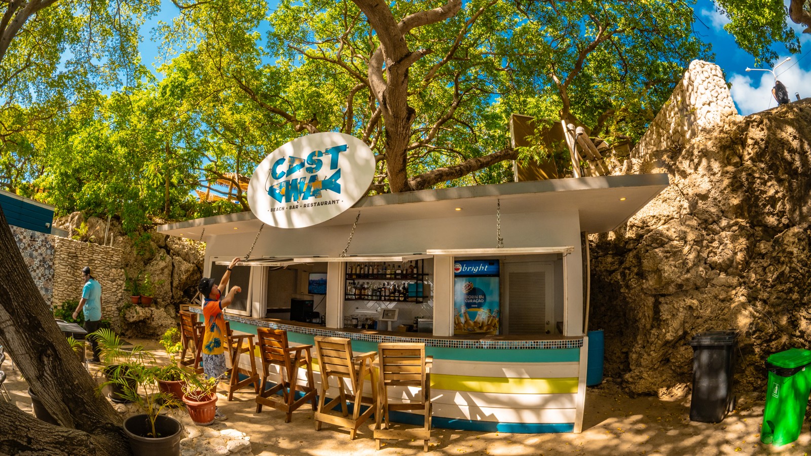 Cast Away Beach Bar - Image 1