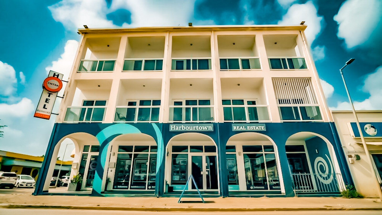Central Hotel Bonaire - Image 1