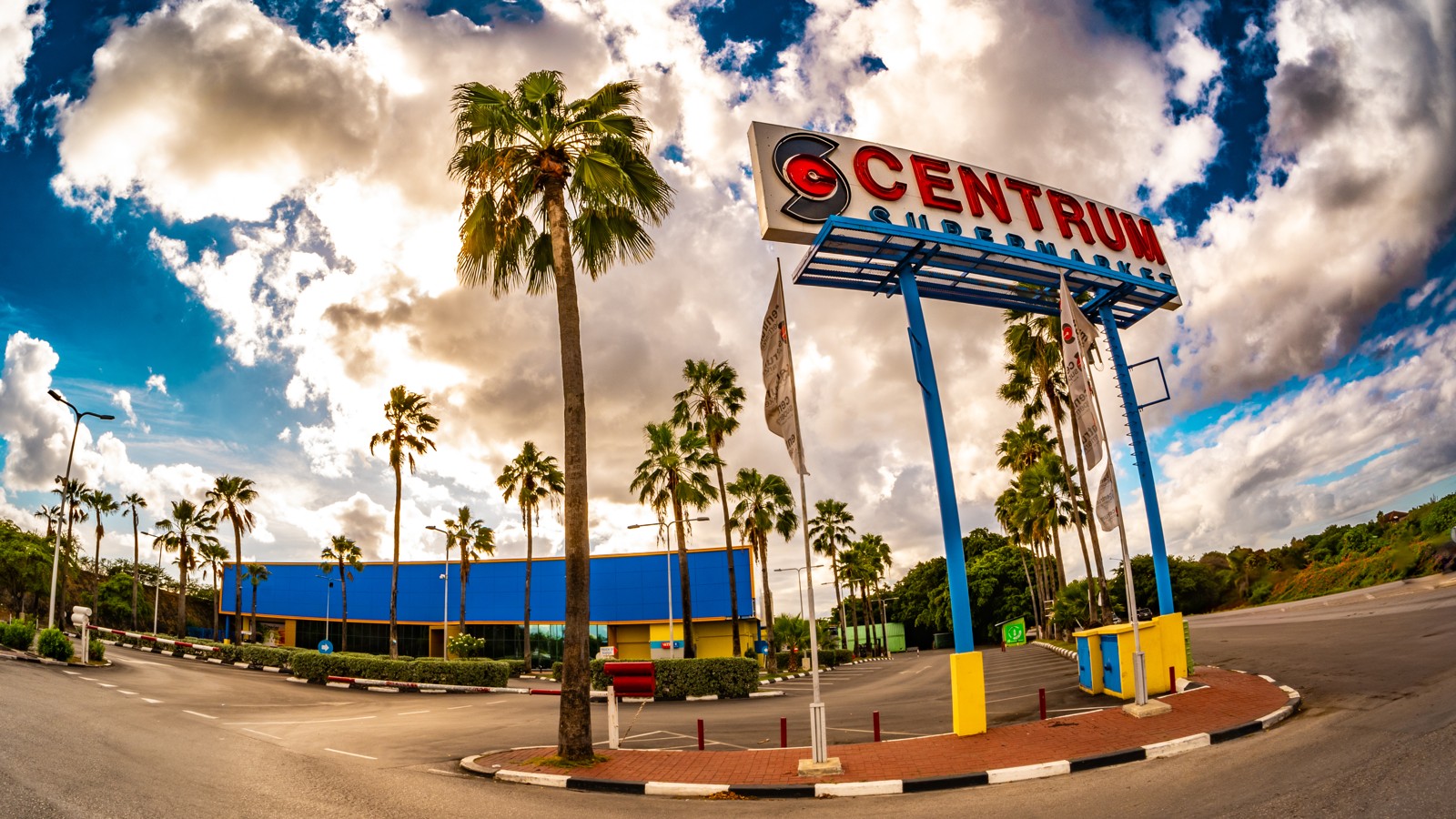 Centrum Supermarket - Image 1