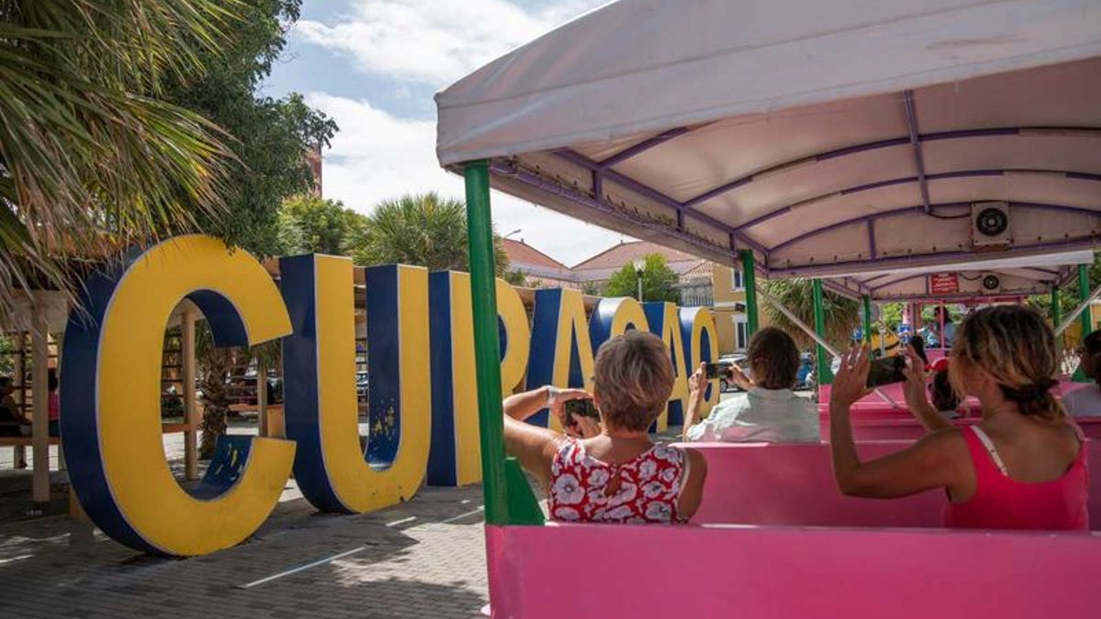 Trolley Train City Centre – Curaçao Tours - Image 2
