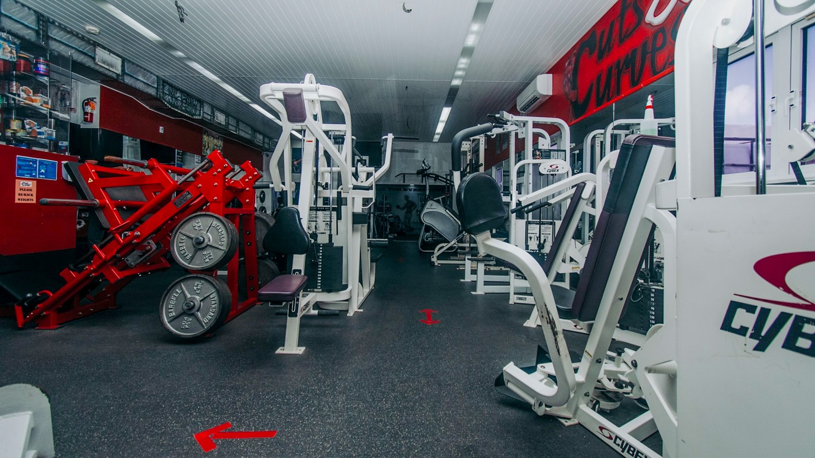 Cuts & Curves Fitness Center - Image 5