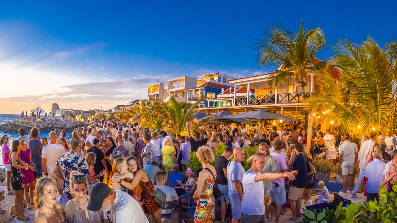 HAPPY HOUR - De Heeren at Sea - Image 1