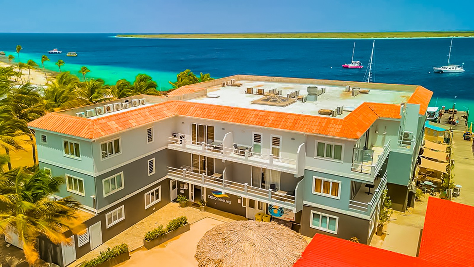 Den Laman Condominiums - Image 1