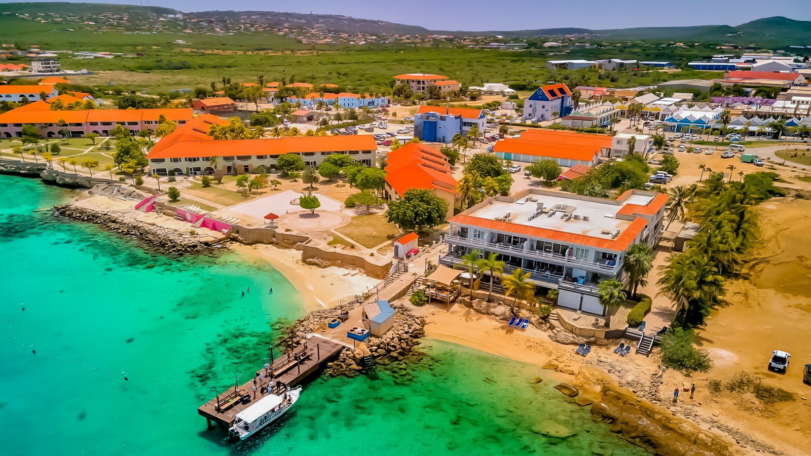 Den Laman Condominiums - Image 3