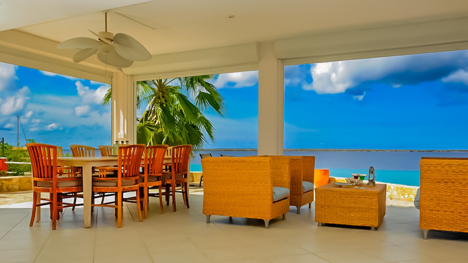 Den Laman Condominiums - Image 4