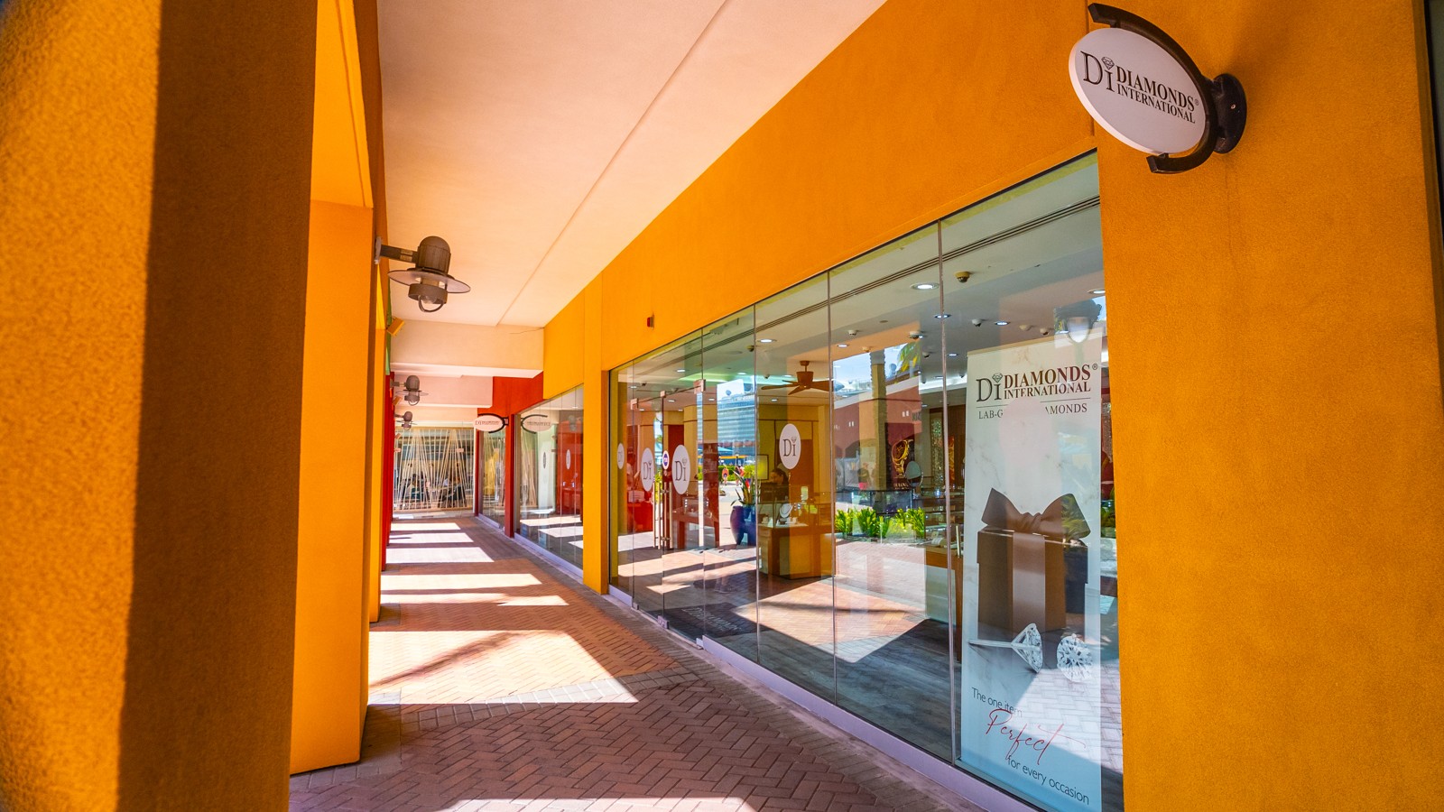 Diamonds International - Image 2