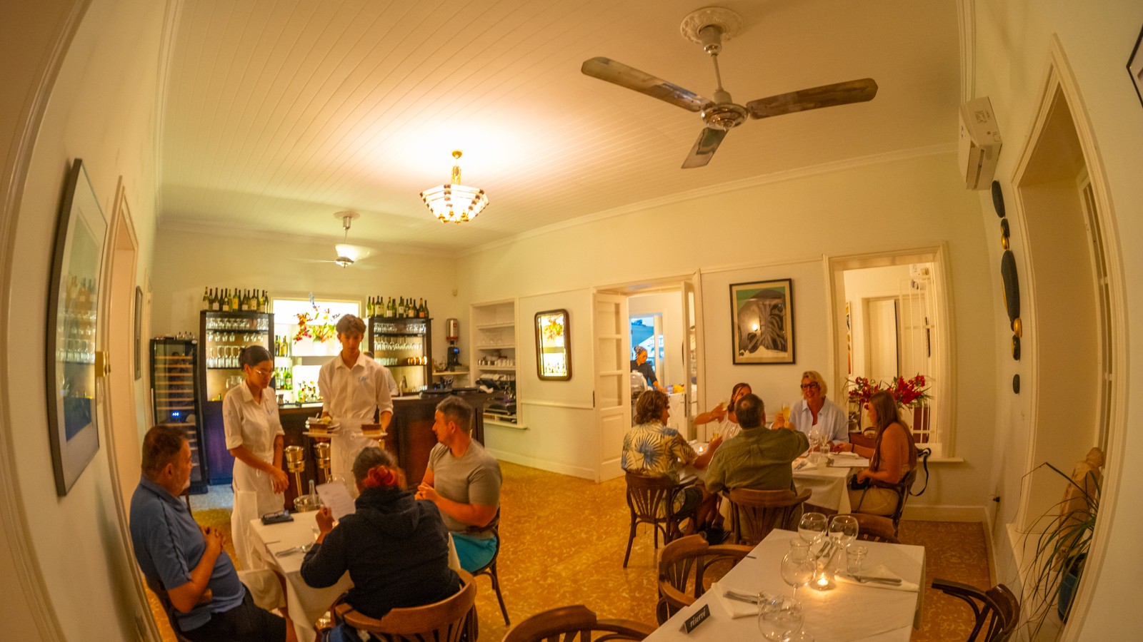 Esty's Brasserie - Image 6