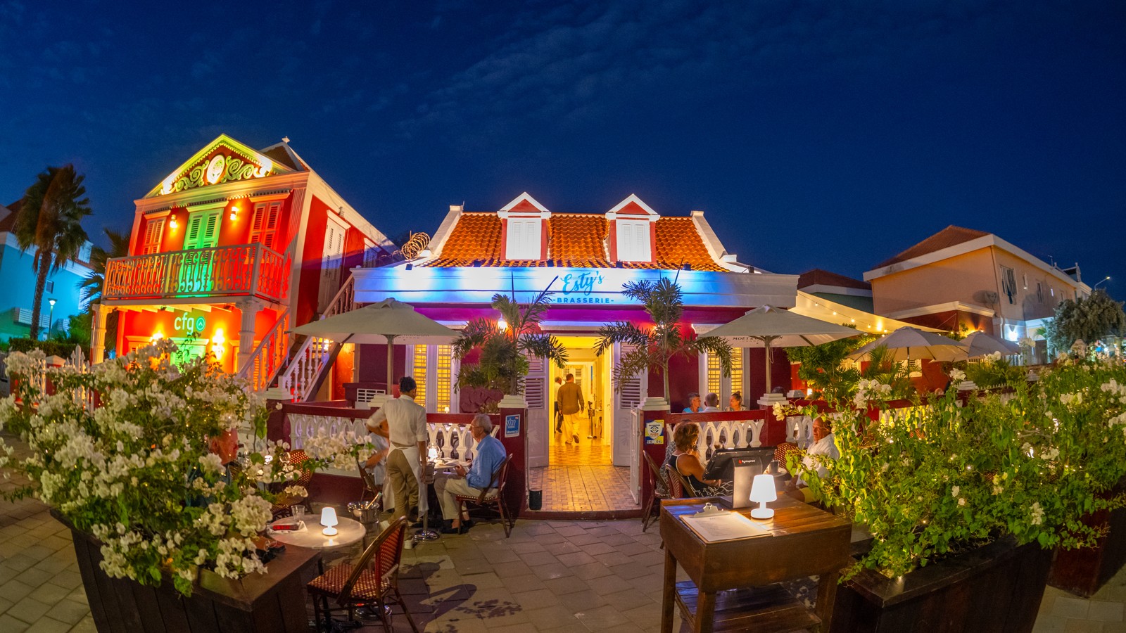 Esty's Brasserie - Image 2