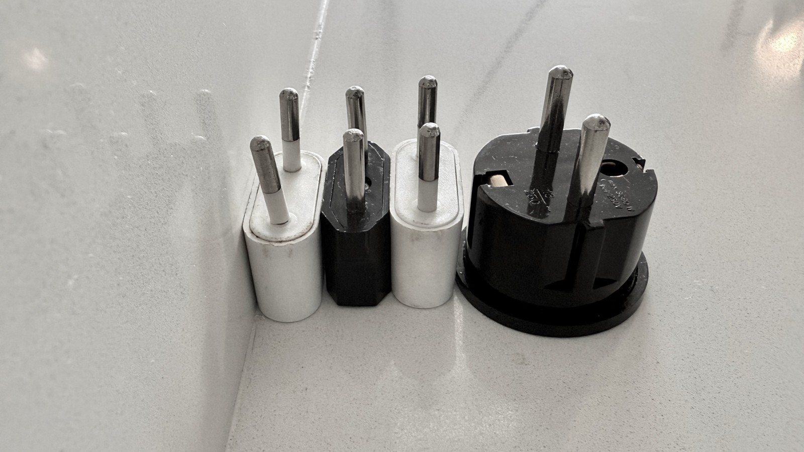 Electrical System & Plug Types - Image 1