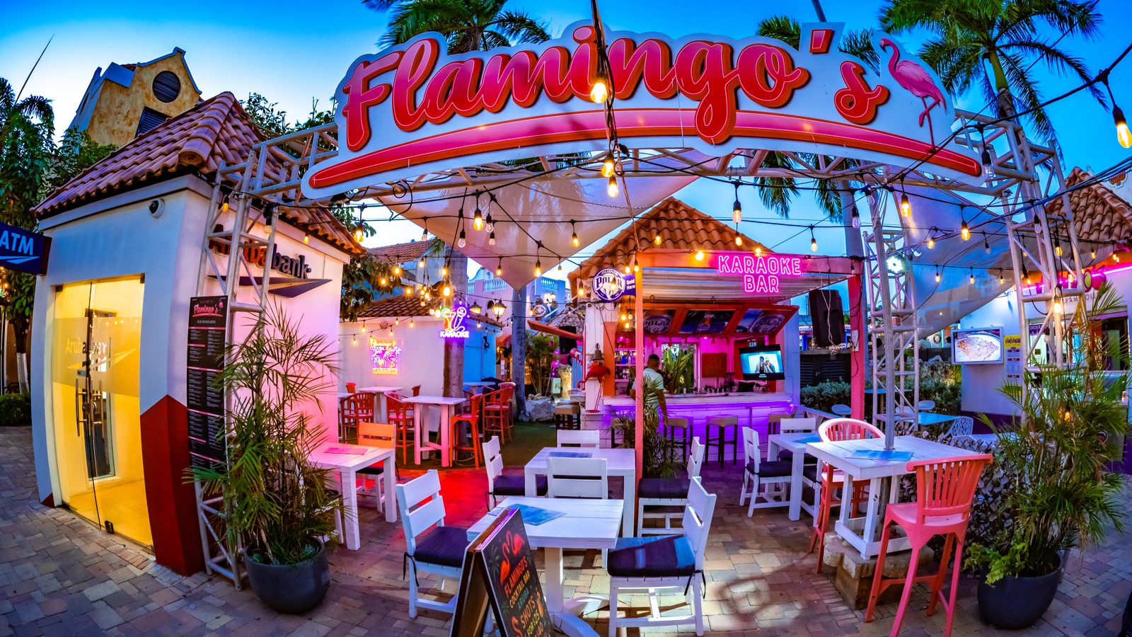 Flamingo's Cocktail Bar - Image 1