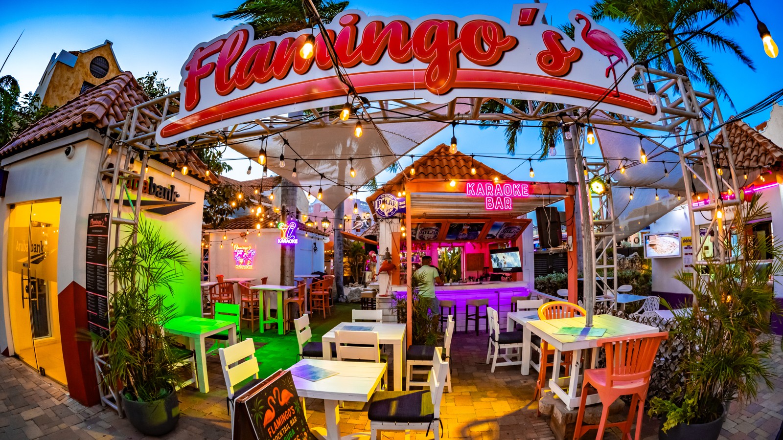 Flamingo's Cocktail Bar - Image 3