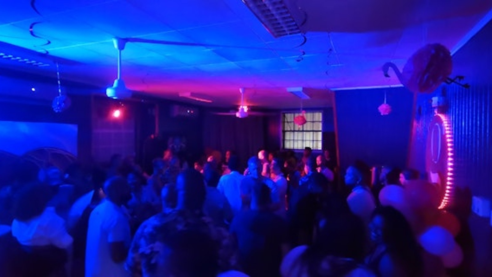 Gaze Bar & Lounge - Image 2