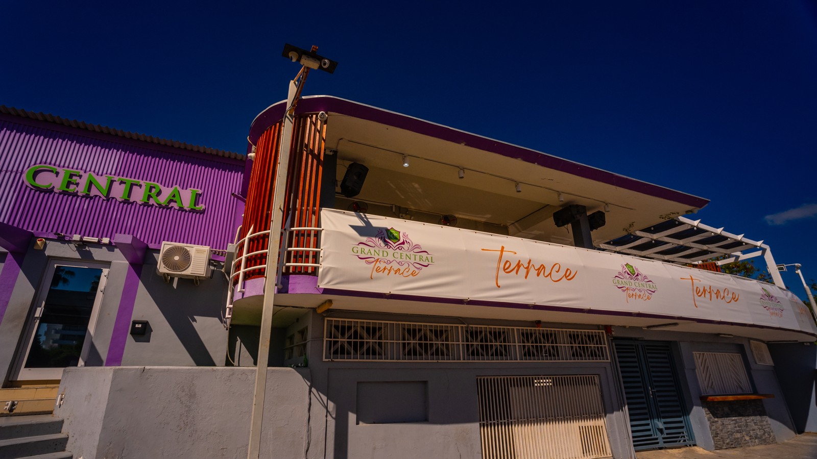 Grand Central Bar & Lounge - Image 1