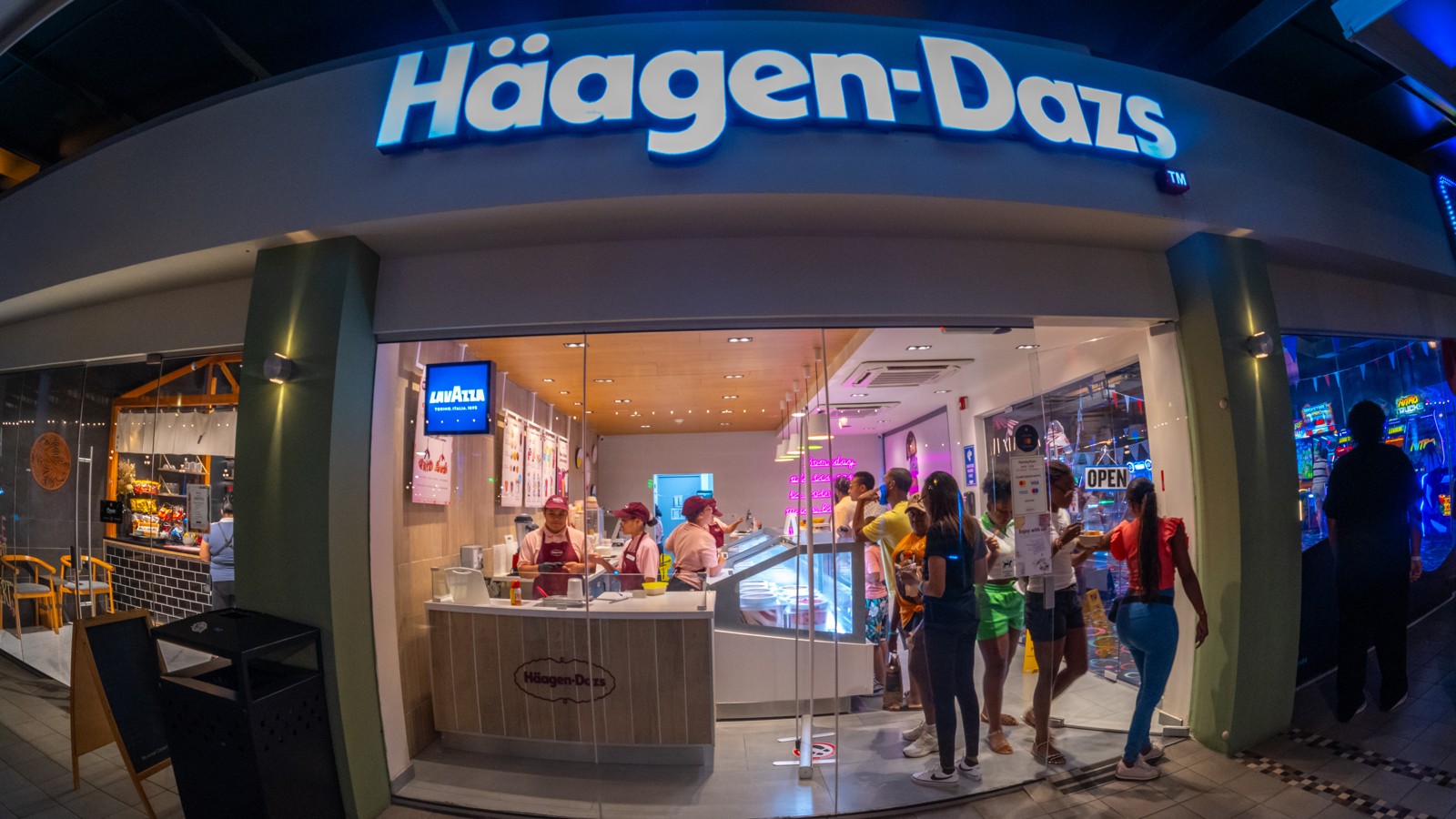 Häagen-Dazs - (Renaissance Mall) - Image 2