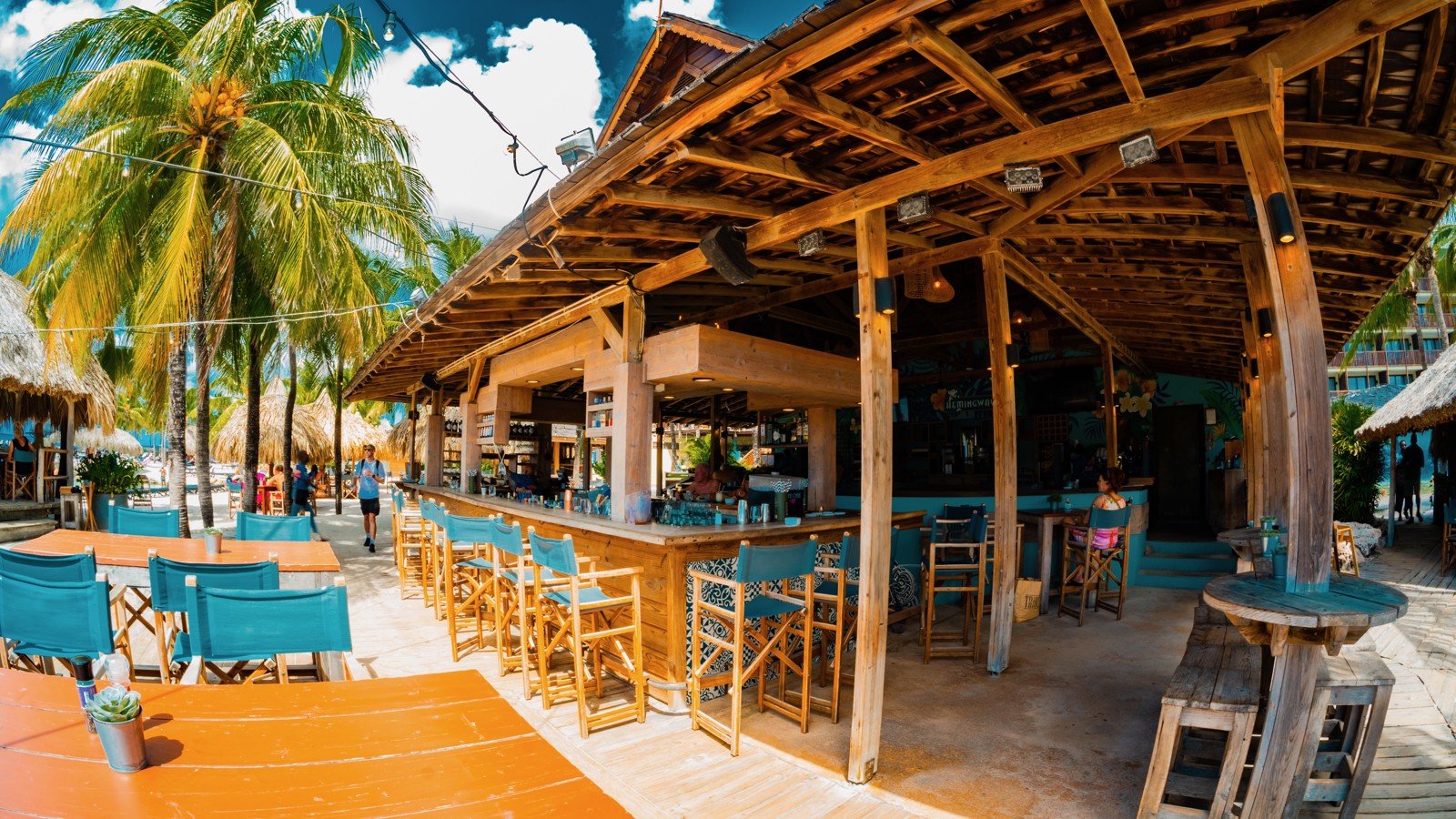 Hemingway Beach Bar & Restaurant - Image 4