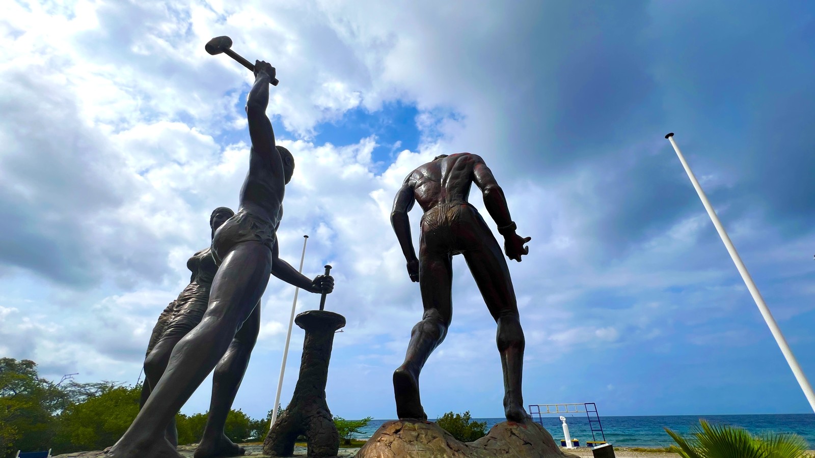 Tula Statue - Image 1