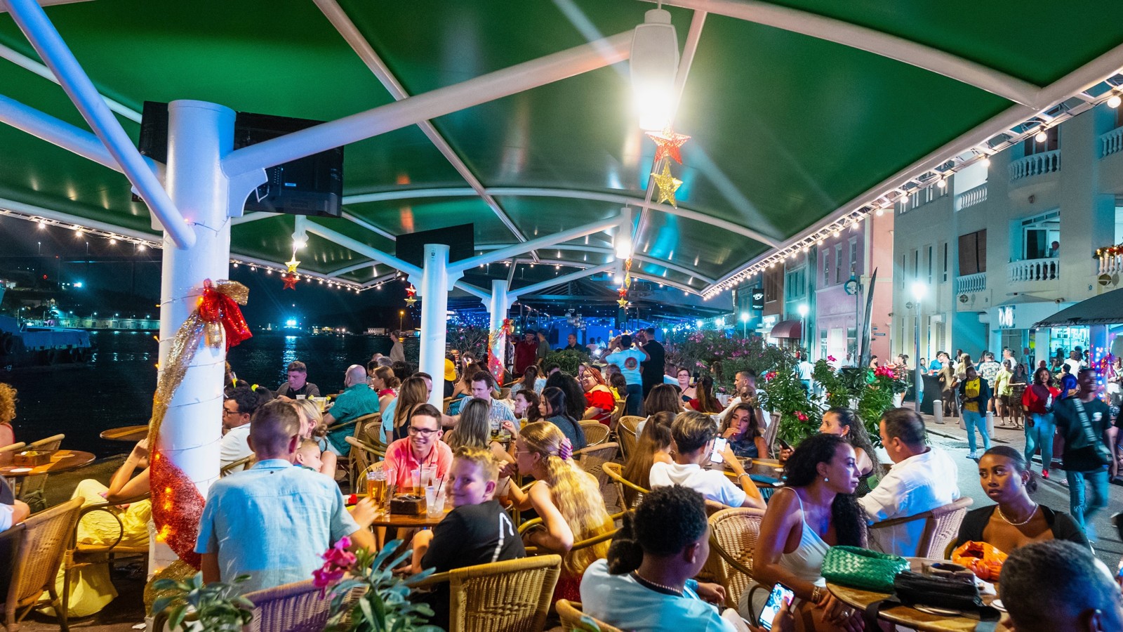 Iguana Cafe - Image 3