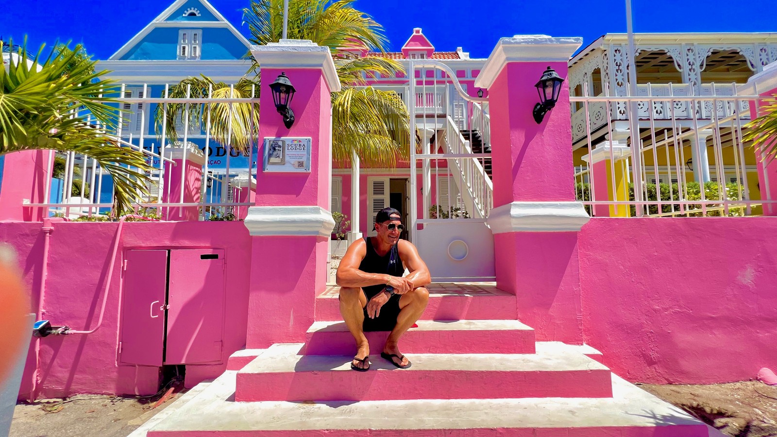 Scuba Lodge Row - Image 3