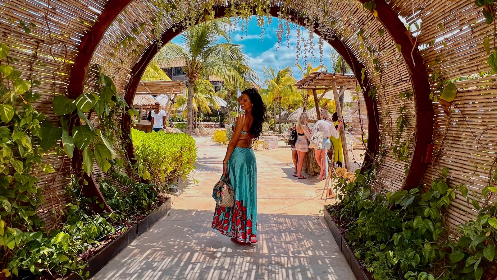 Mood Beach Entrance - Image 2