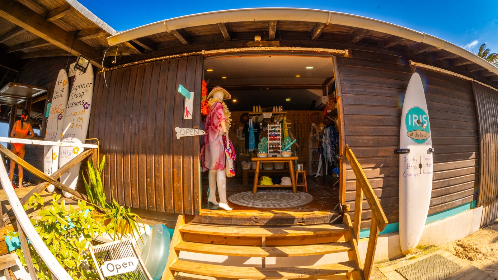 Iris Beach Shop - Image 1