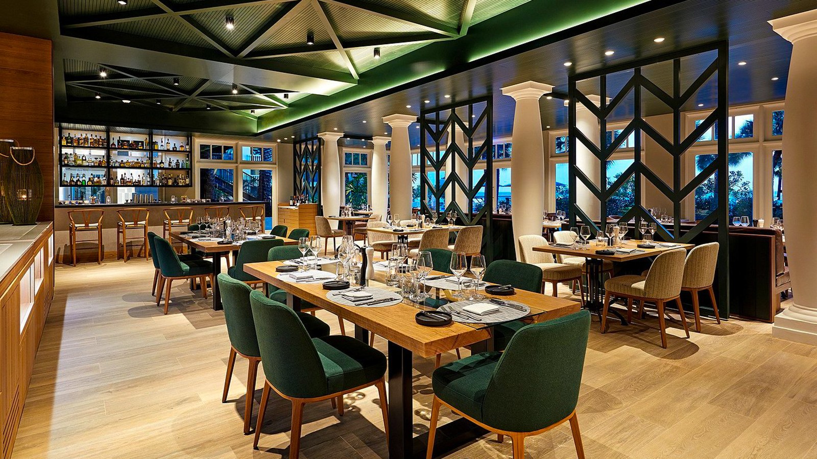 Izakaya Sushi Bar - Image 1