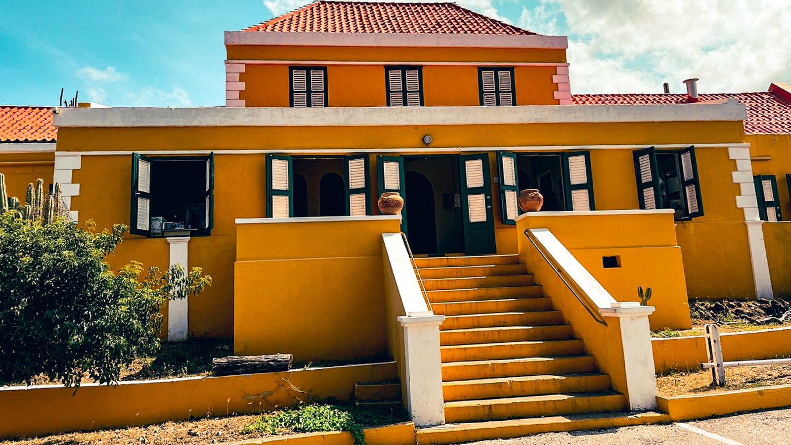 Komedor Krioyo Dokterstuin - Image 1