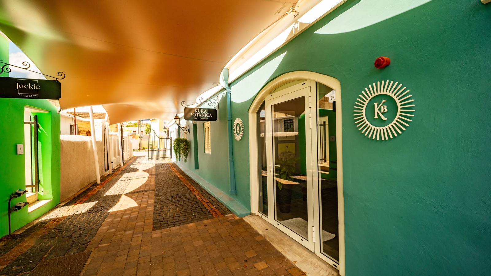 Kura Botanica Boutique Hotel - Image 2