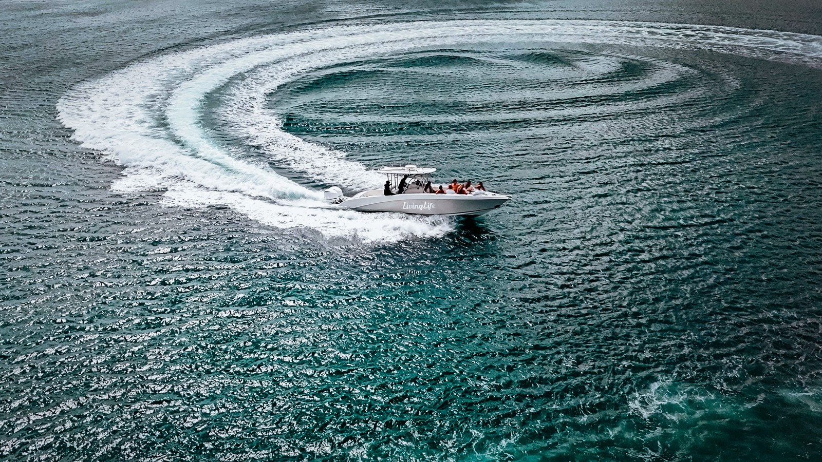 Living Life Boat Trips - Image 4