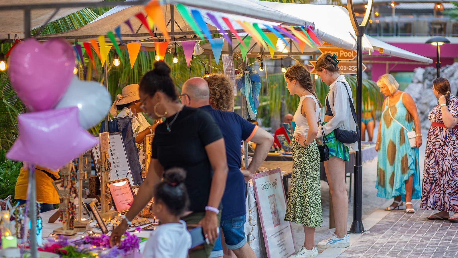 Local Beach Market – LionsDive Beach Resort - Image 1