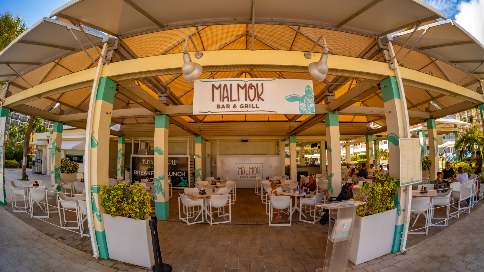 Malmok Bar & Grill - Image 2