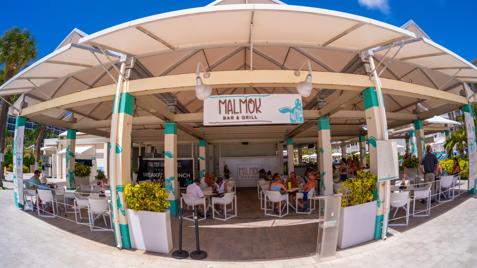 Malmok Bar & Grill - Image 1