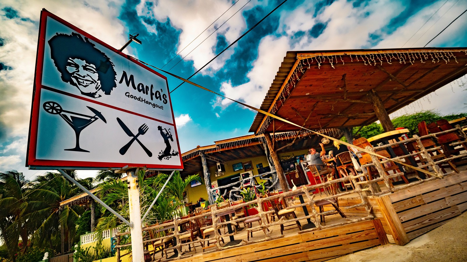 Marfa's Good Hangout - Image 1